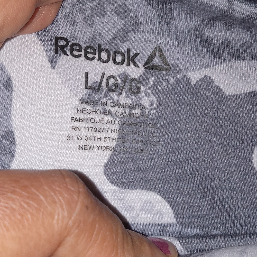Reebok Gray Patterned Apparel NWT - image 6